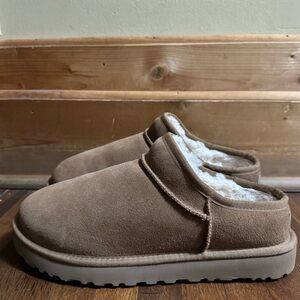 Ugg slippers size 9 brand new